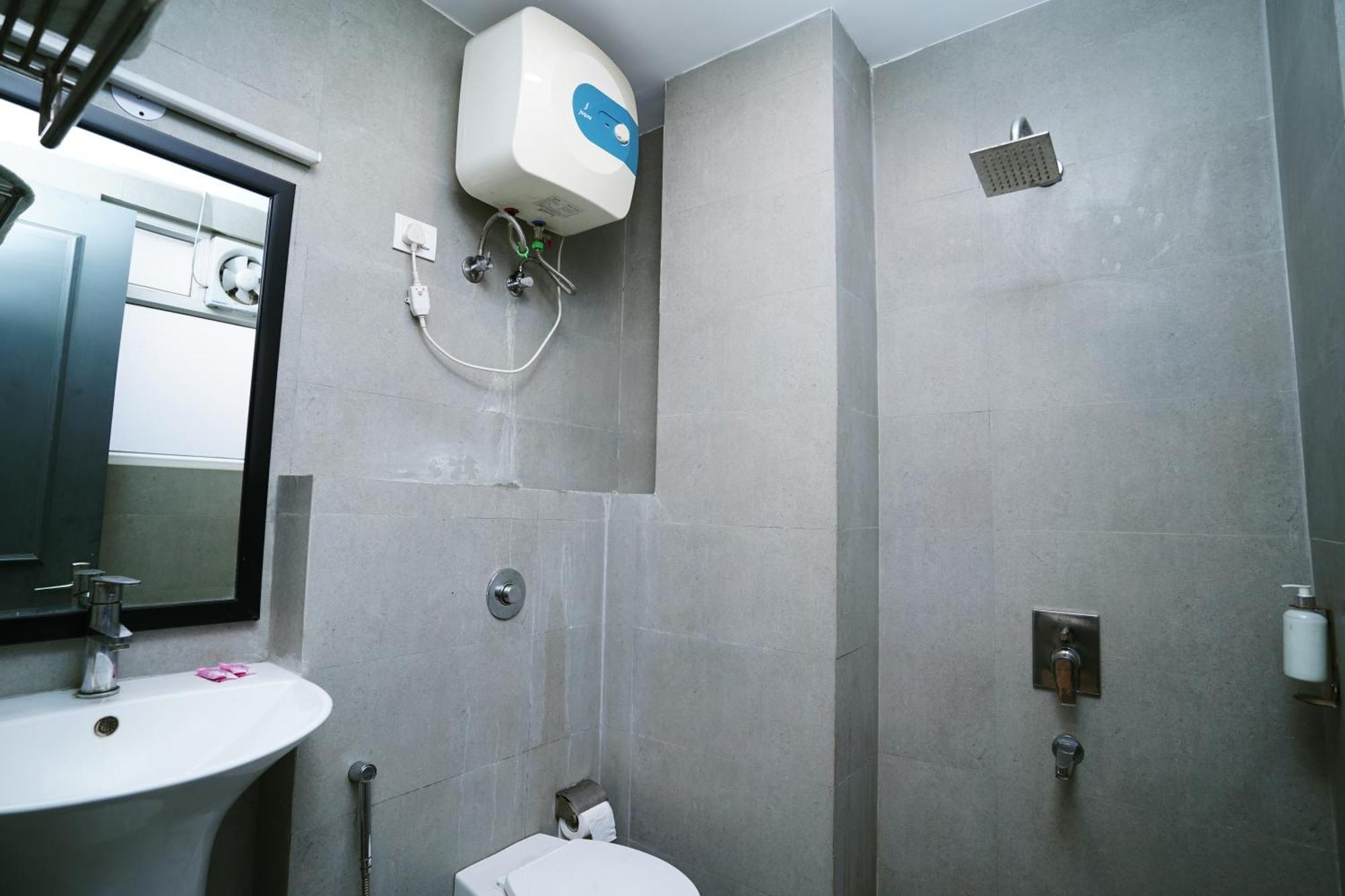 Hotel Mira Residency- Outer Ring Road, Paschim Vihar Delhi  Extérieur photo