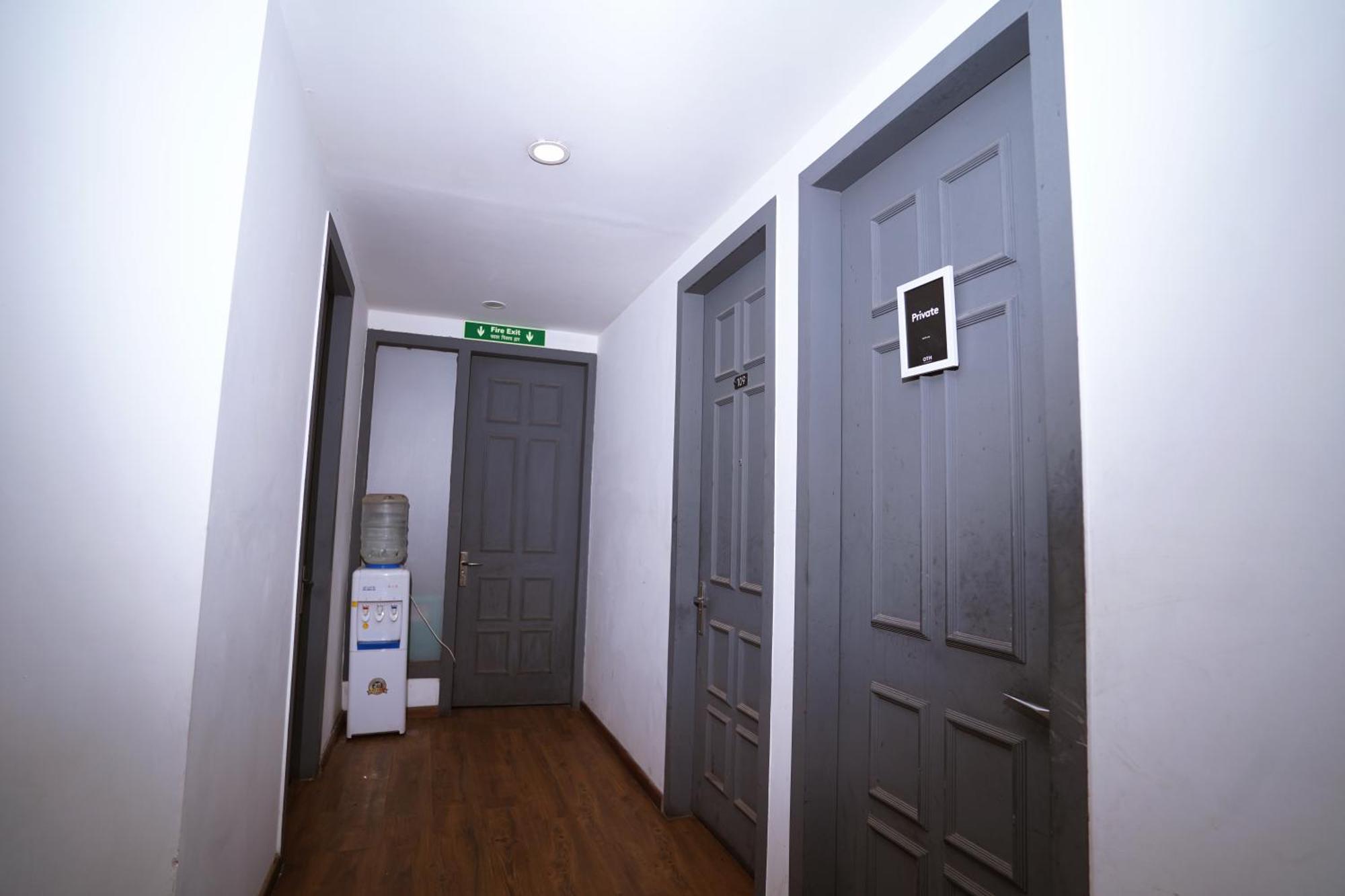 Hotel Mira Residency- Outer Ring Road, Paschim Vihar Delhi  Extérieur photo