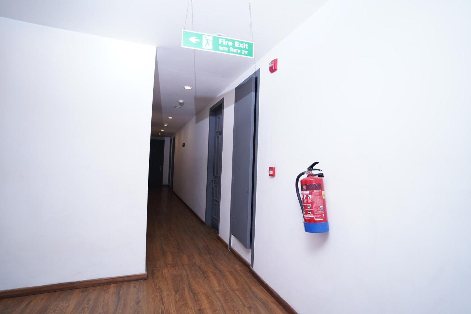 Hotel Mira Residency- Outer Ring Road, Paschim Vihar Delhi  Extérieur photo